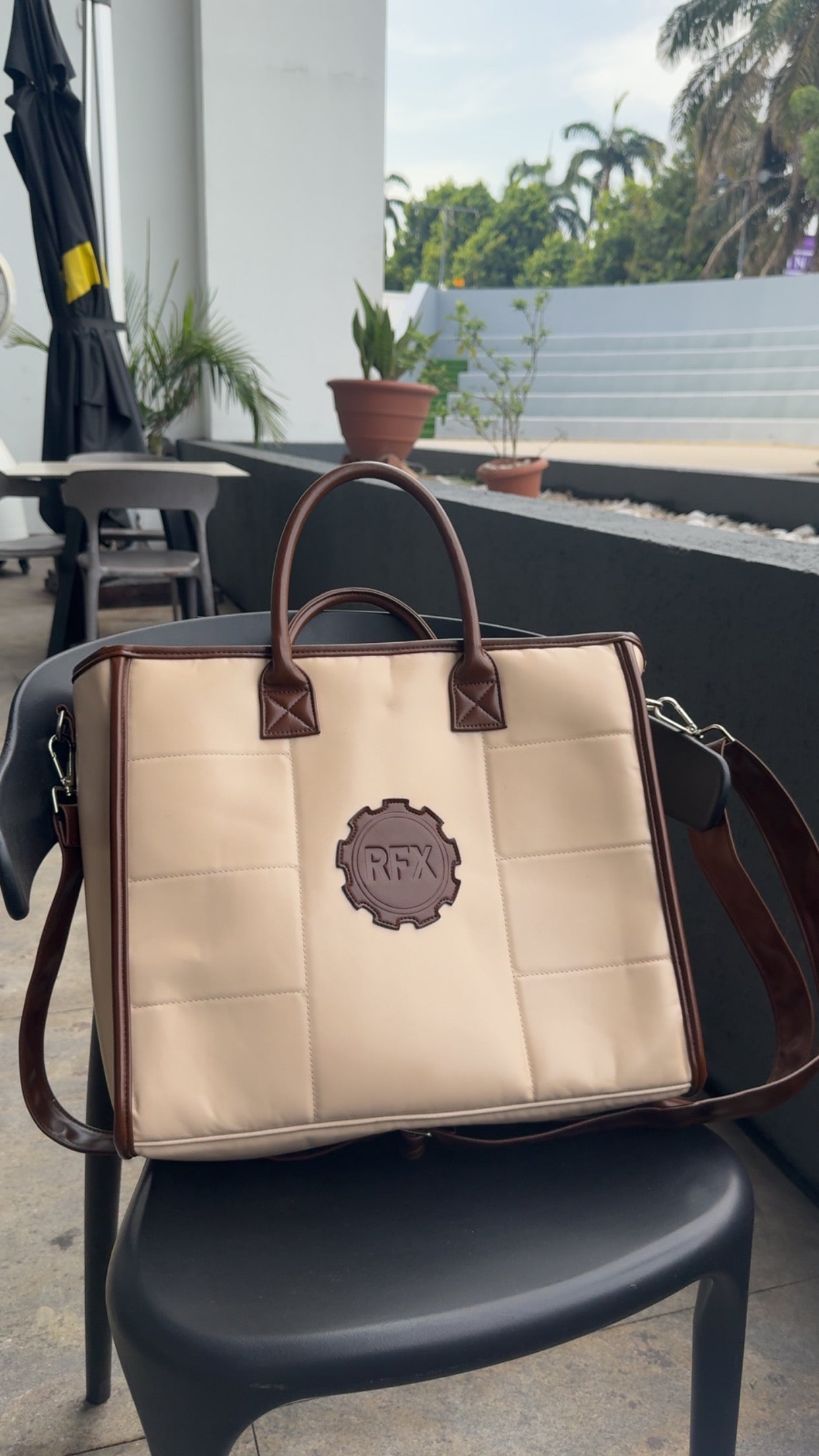 Hot coca tote bag